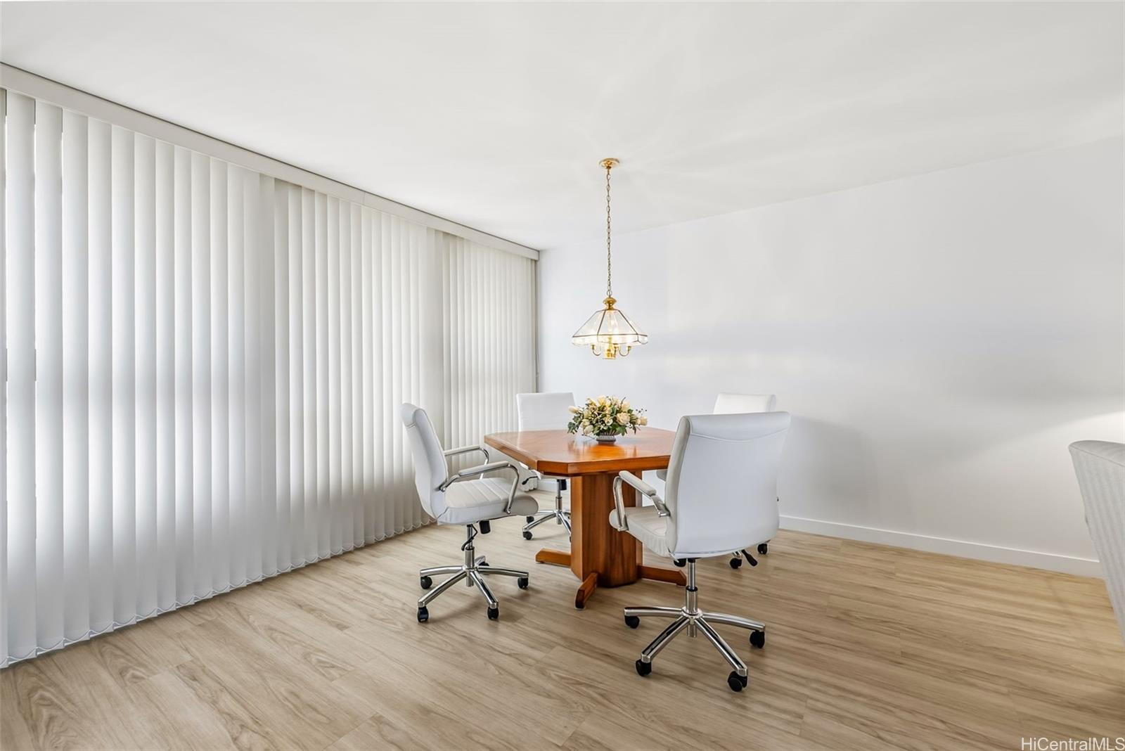 Yacht Harbor Towers condo # 500, Honolulu, Hawaii - photo 6 of 23