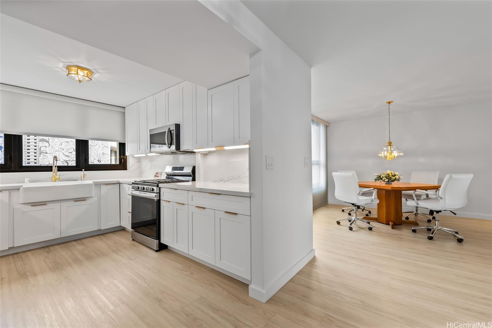 Yacht Harbor Towers condo # 500, Honolulu, Hawaii - photo 7 of 23