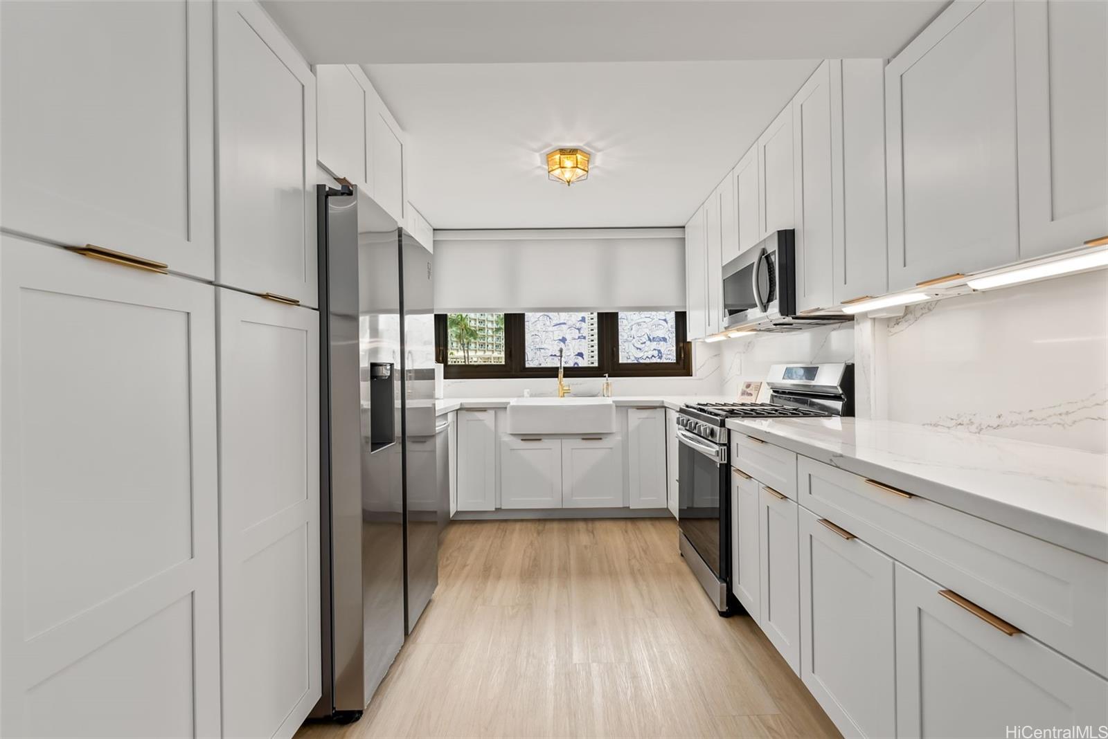 Yacht Harbor Towers condo # 500, Honolulu, Hawaii - photo 8 of 23