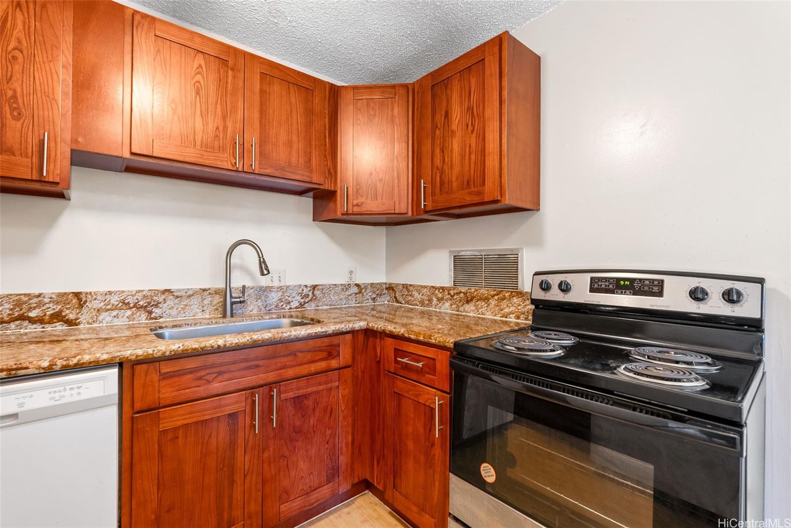 Woodwinds condo # A504, Wahiawa, Hawaii - photo 6 of 22