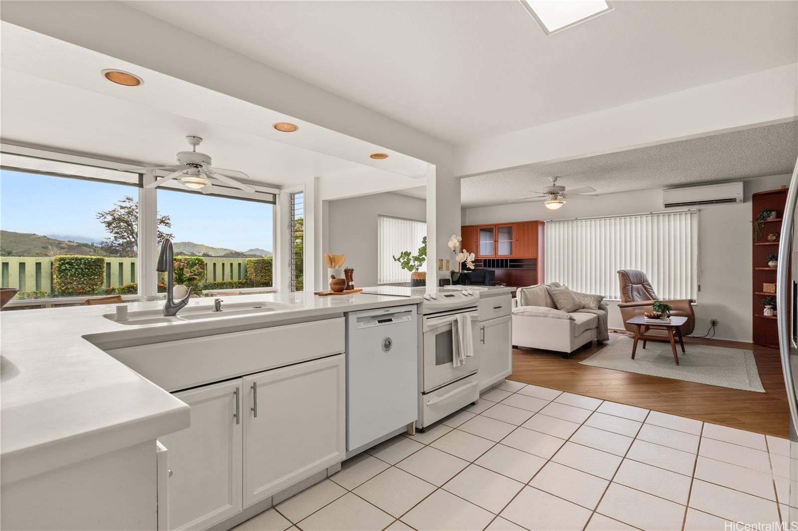 1604  Kanapuu Drive Kailua Bluffs, Kailua home - photo 7 of 24