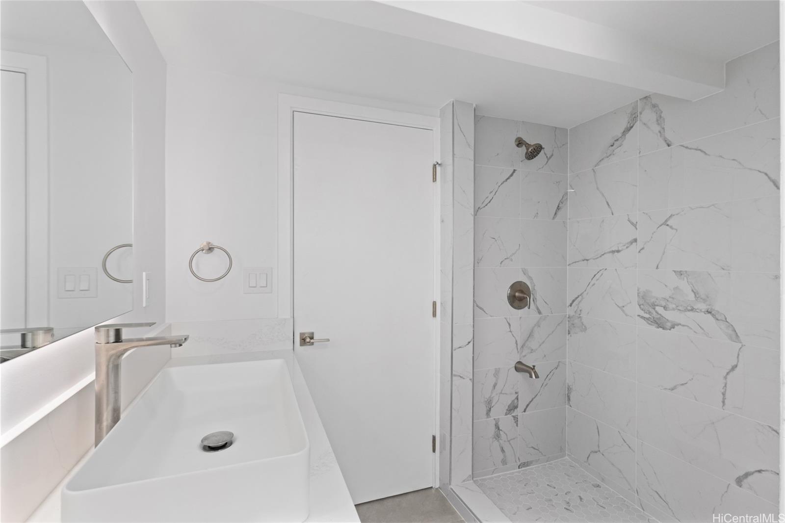 1605  Merkle Street Kalihi Uka, Honolulu home - photo 11 of 25