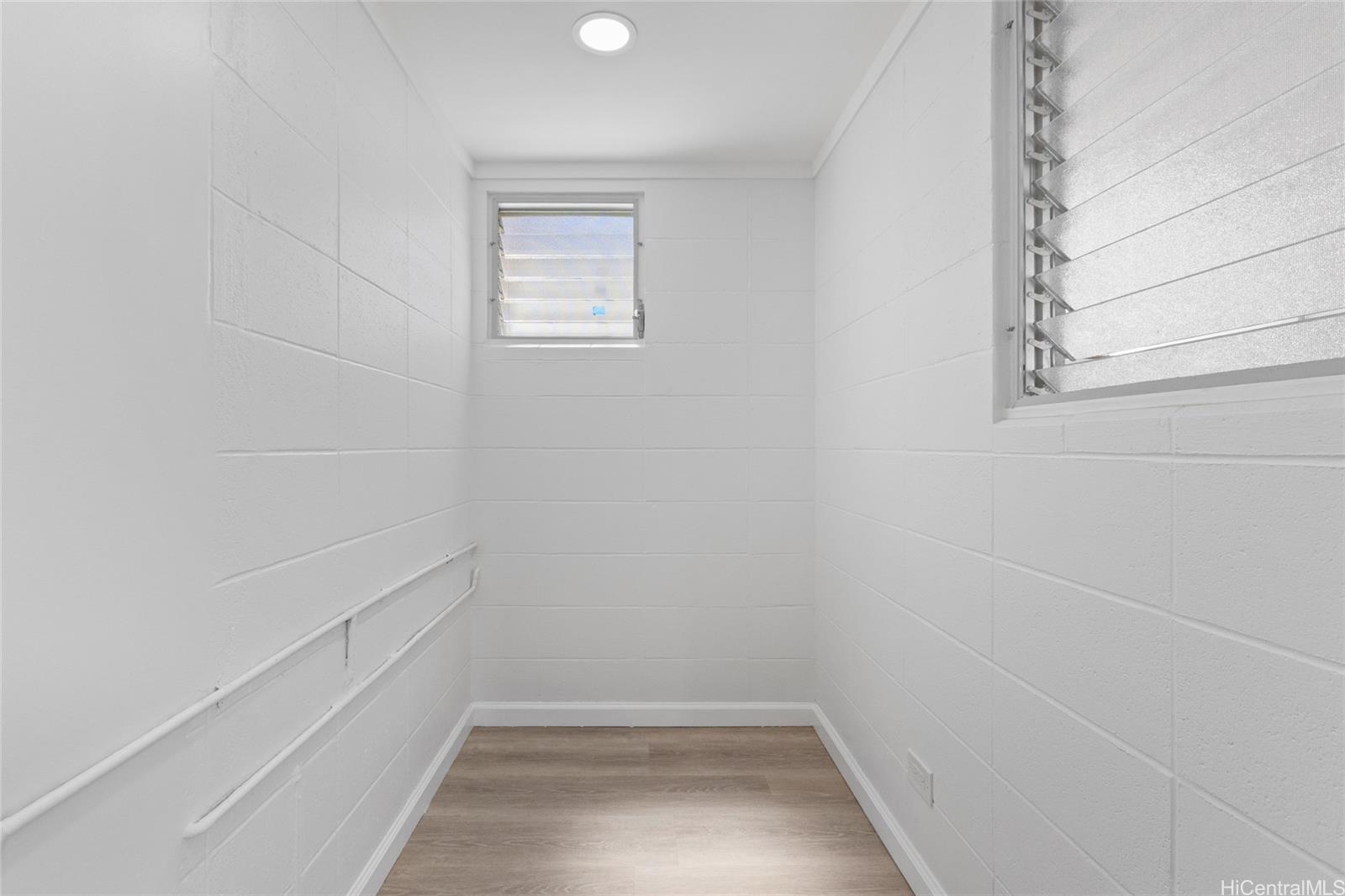 1605  Merkle Street Kalihi Uka, Honolulu home - photo 13 of 25