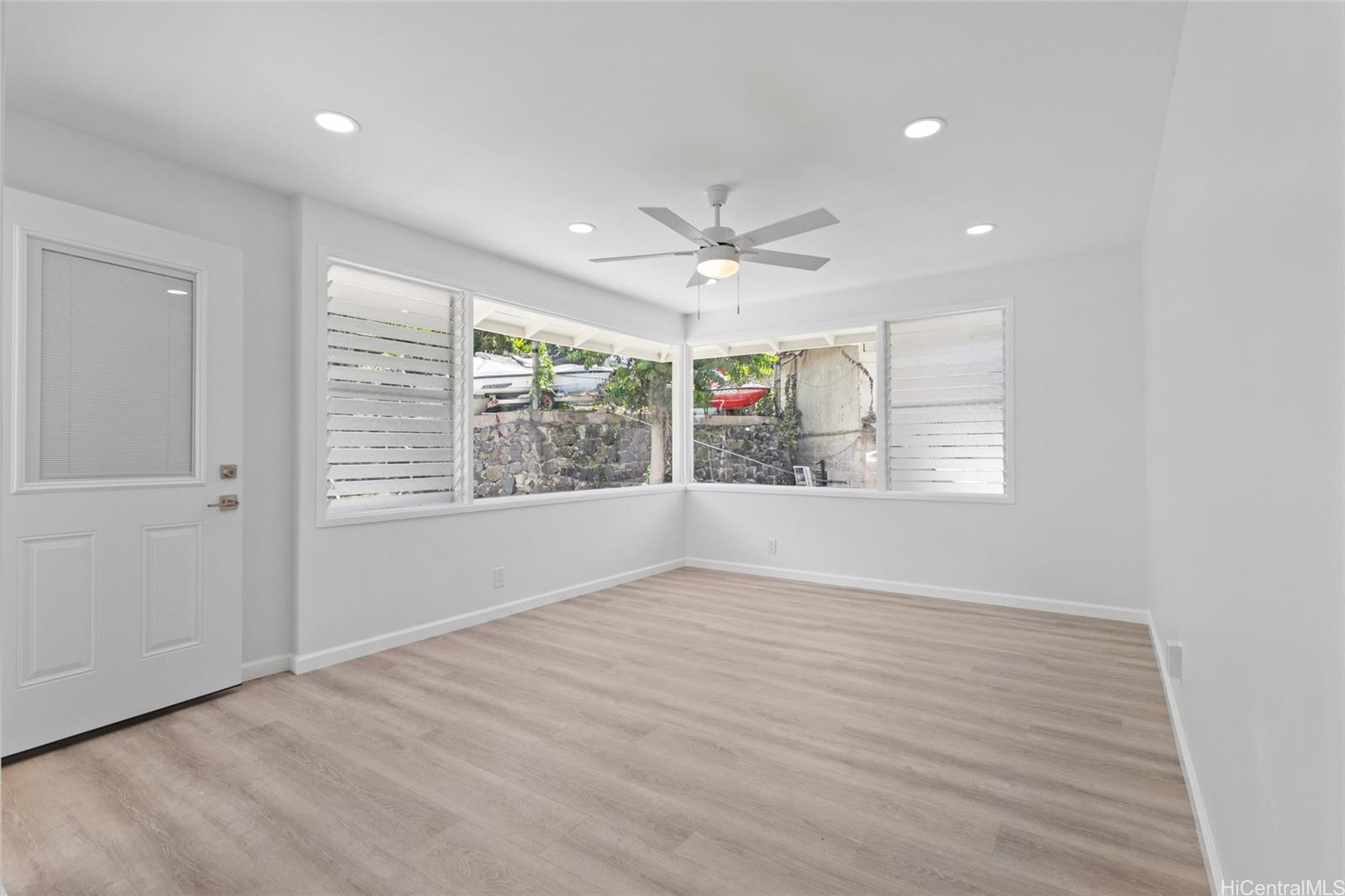 1605  Merkle Street Kalihi Uka, Honolulu home - photo 15 of 25