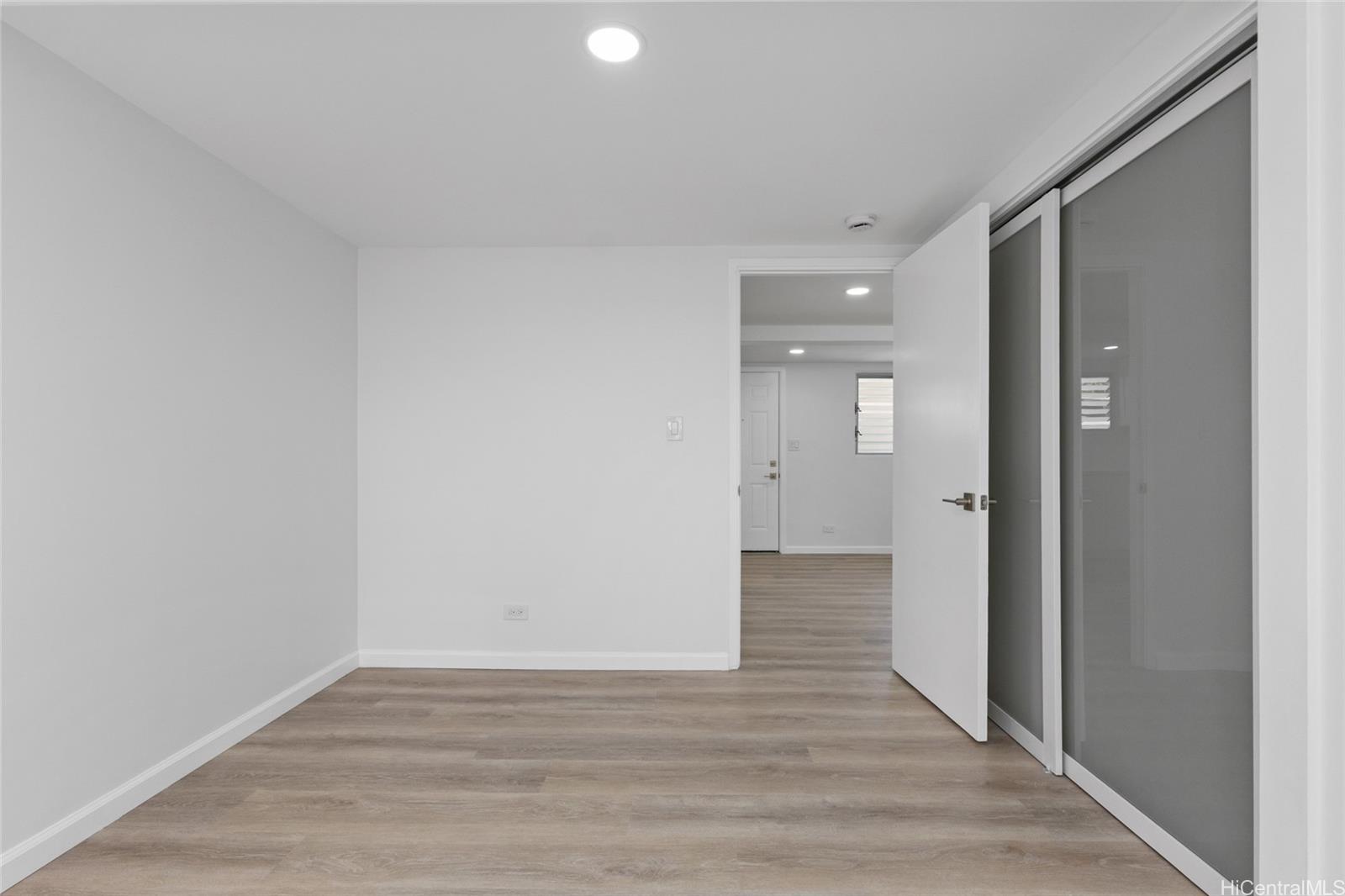 1605  Merkle Street Kalihi Uka, Honolulu home - photo 9 of 25