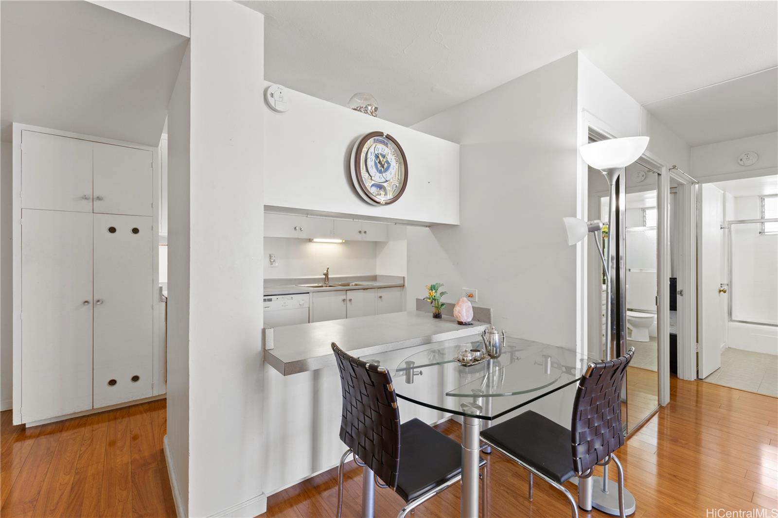 Kapiolani Towers condo # 1207, Honolulu, Hawaii - photo 2 of 25