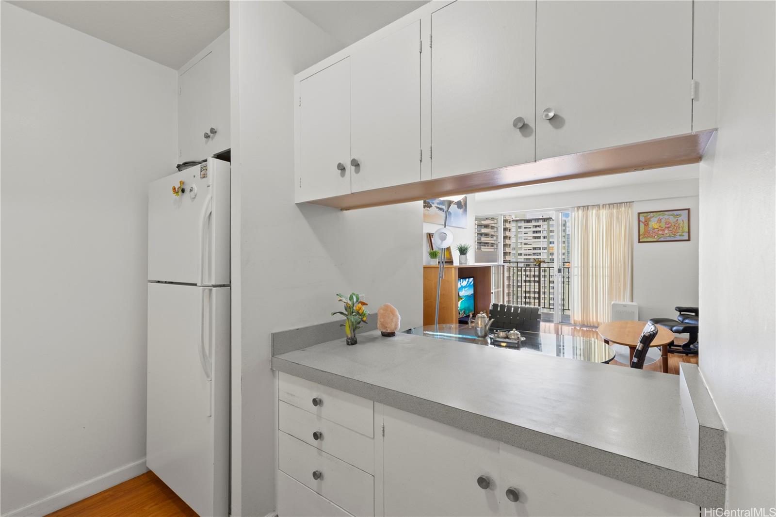 Kapiolani Towers condo # 1207, Honolulu, Hawaii - photo 11 of 25