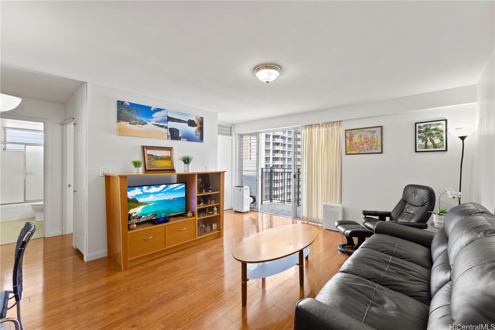 Kapiolani Towers condo # 1207, Honolulu, Hawaii - photo 3 of 25