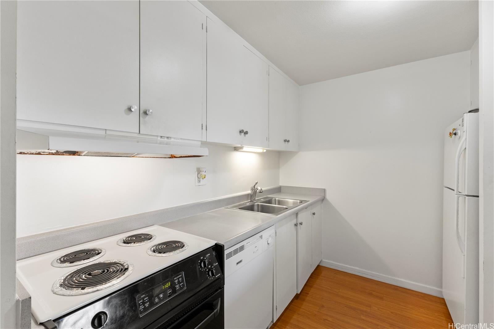 Kapiolani Towers condo # 1207, Honolulu, Hawaii - photo 9 of 25