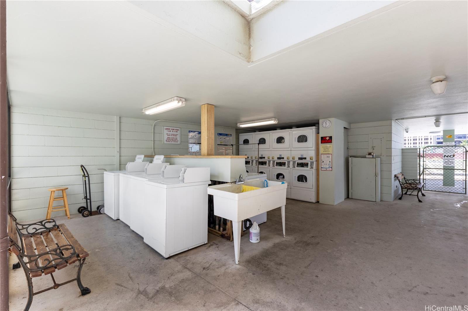 Kapiolani Towers condo # 1207, Honolulu, Hawaii - photo 22 of 25