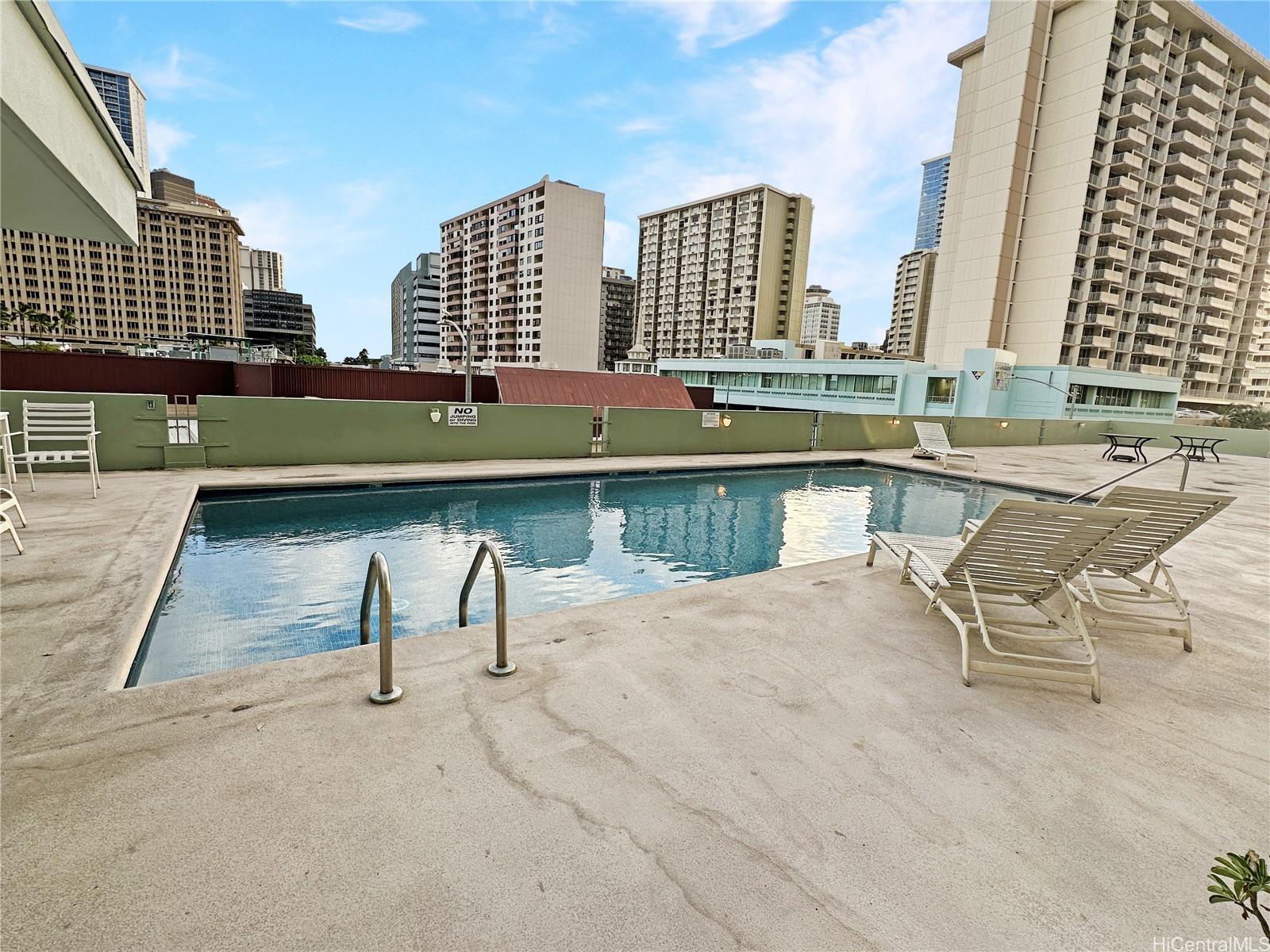 Kapiolani Towers condo # 16B, Honolulu, Hawaii - photo 22 of 25