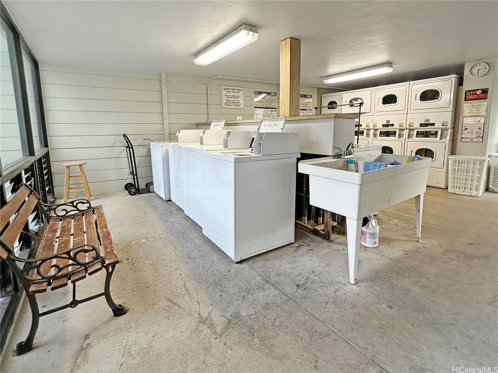 Kapiolani Towers condo # 16B, Honolulu, Hawaii - photo 23 of 25