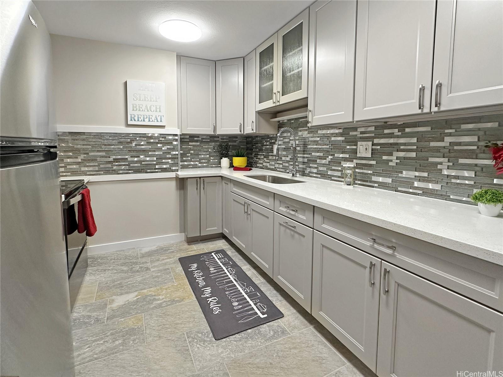 Kapiolani Towers condo # 16B, Honolulu, Hawaii - photo 5 of 25