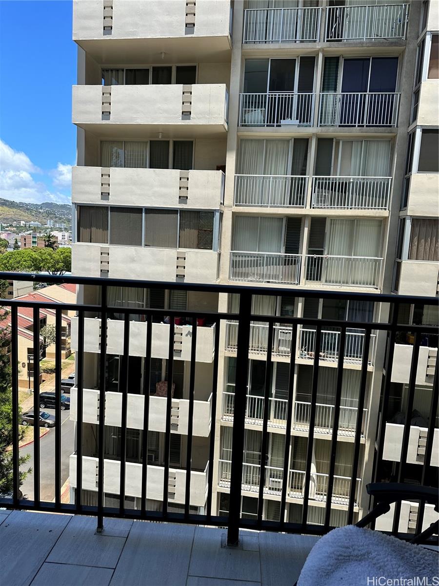 Kapiolani Towers condo # 902, Honolulu, Hawaii - photo 13 of 18
