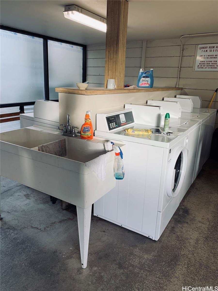 Kapiolani Towers condo # 902, Honolulu, Hawaii - photo 17 of 18