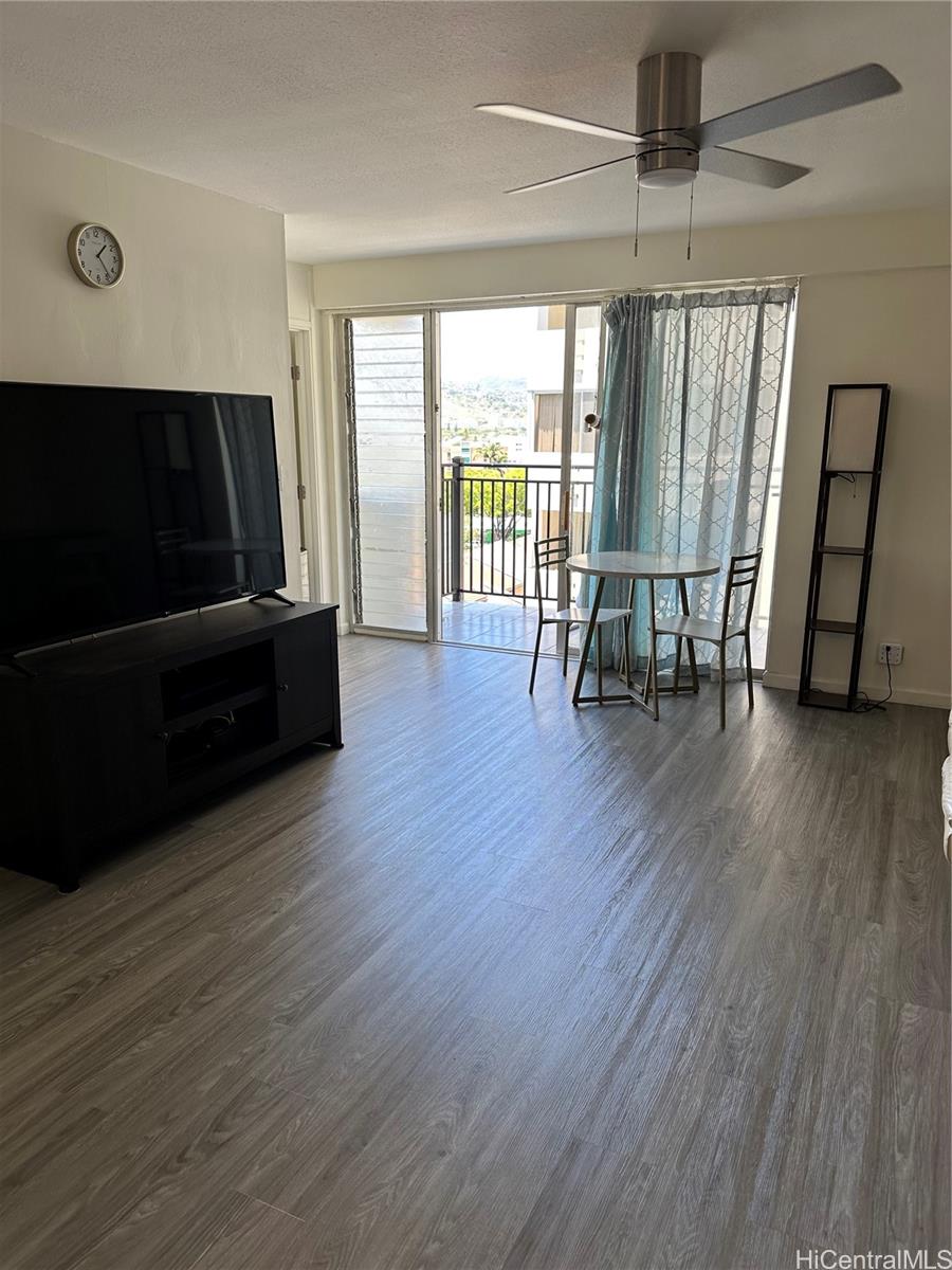 Kapiolani Towers condo # 902, Honolulu, Hawaii - photo 4 of 18