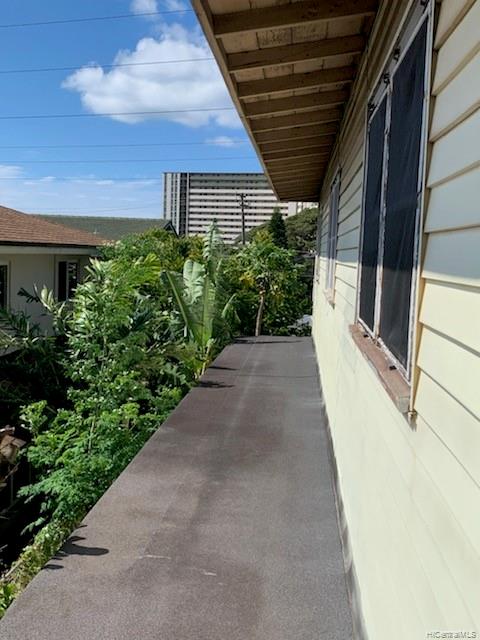 1611  Hauiki Street Kalihi-lower, Honolulu home - photo 6 of 20