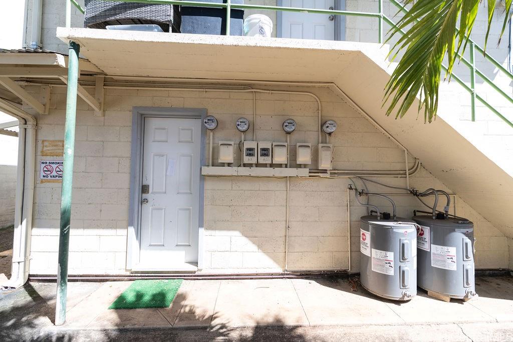 1611 Kahai St Honolulu - Multi-family - photo 11 of 25