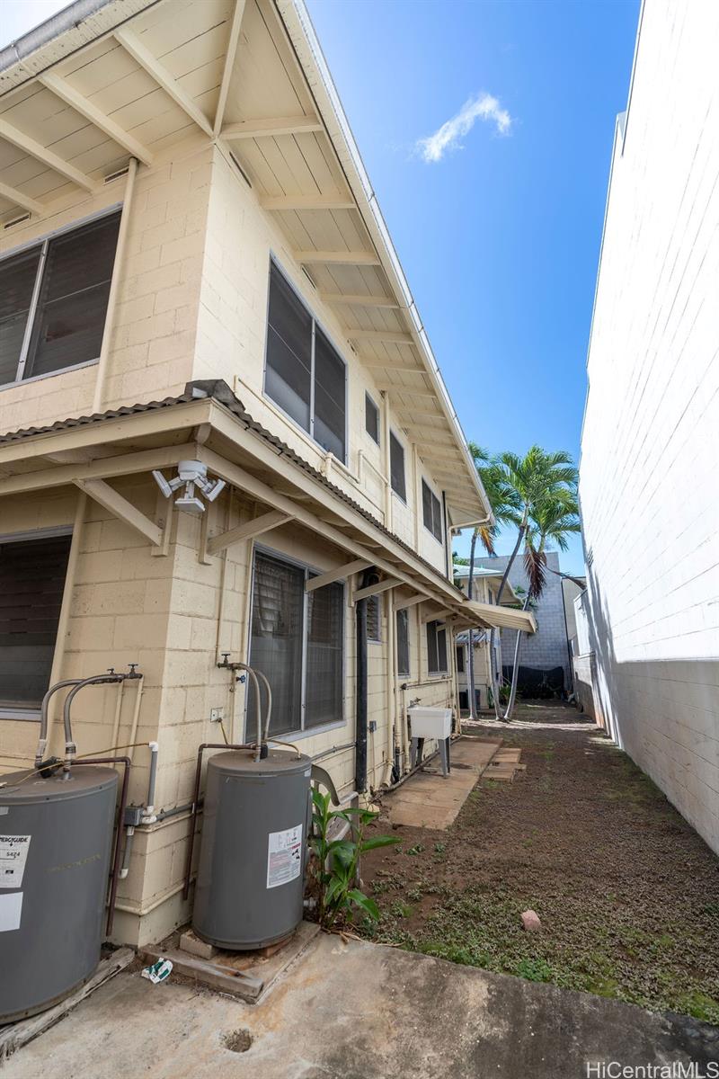 1611 Kahai St Honolulu - Multi-family - photo 12 of 25