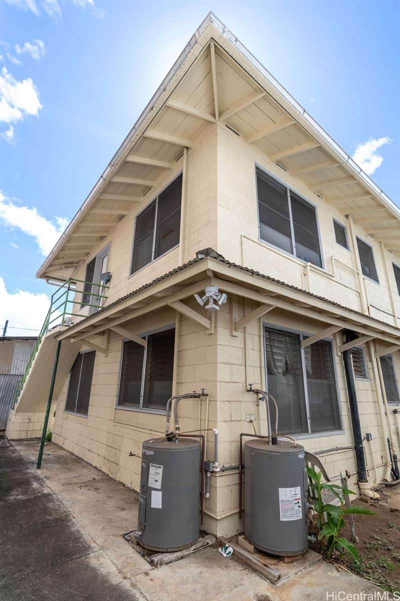 1611 Kahai St Honolulu - Multi-family - photo 13 of 25