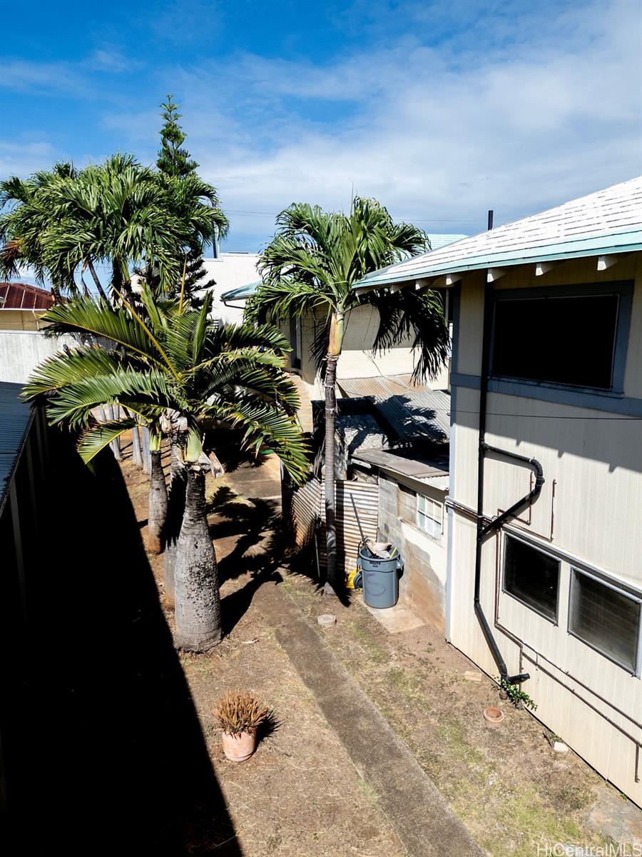 1611 Kahai St Honolulu - Multi-family - photo 10 of 25