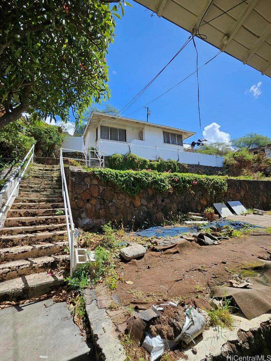 1615  Emerson St Punchbowl Area, Honolulu home - photo 7 of 8