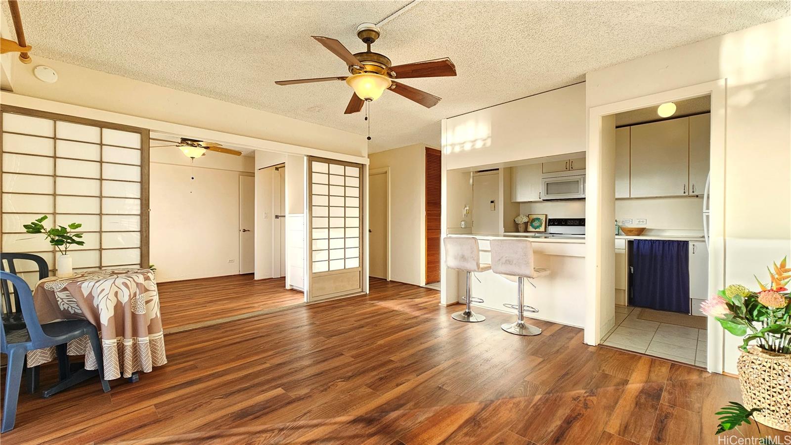 Makiki Iki condo # 501, Honolulu, Hawaii - photo 2 of 15