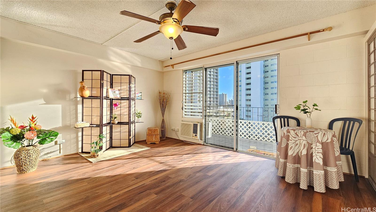 Makiki Iki condo # 501, Honolulu, Hawaii - photo 3 of 15