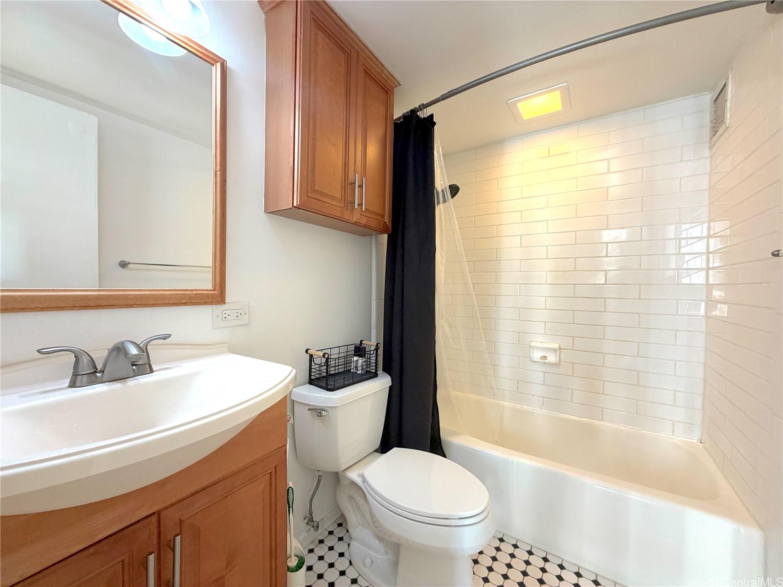 1616 Liholiho condo # 1401, Honolulu, Hawaii - photo 10 of 22