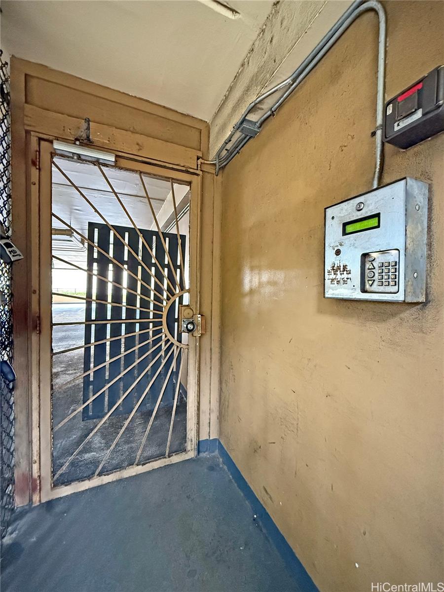 Punahou Sunset condo # 404, Honolulu, Hawaii - photo 16 of 20