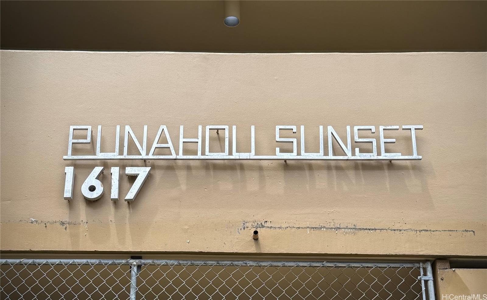 Punahou Sunset condo # 404, Honolulu, Hawaii - photo 17 of 20
