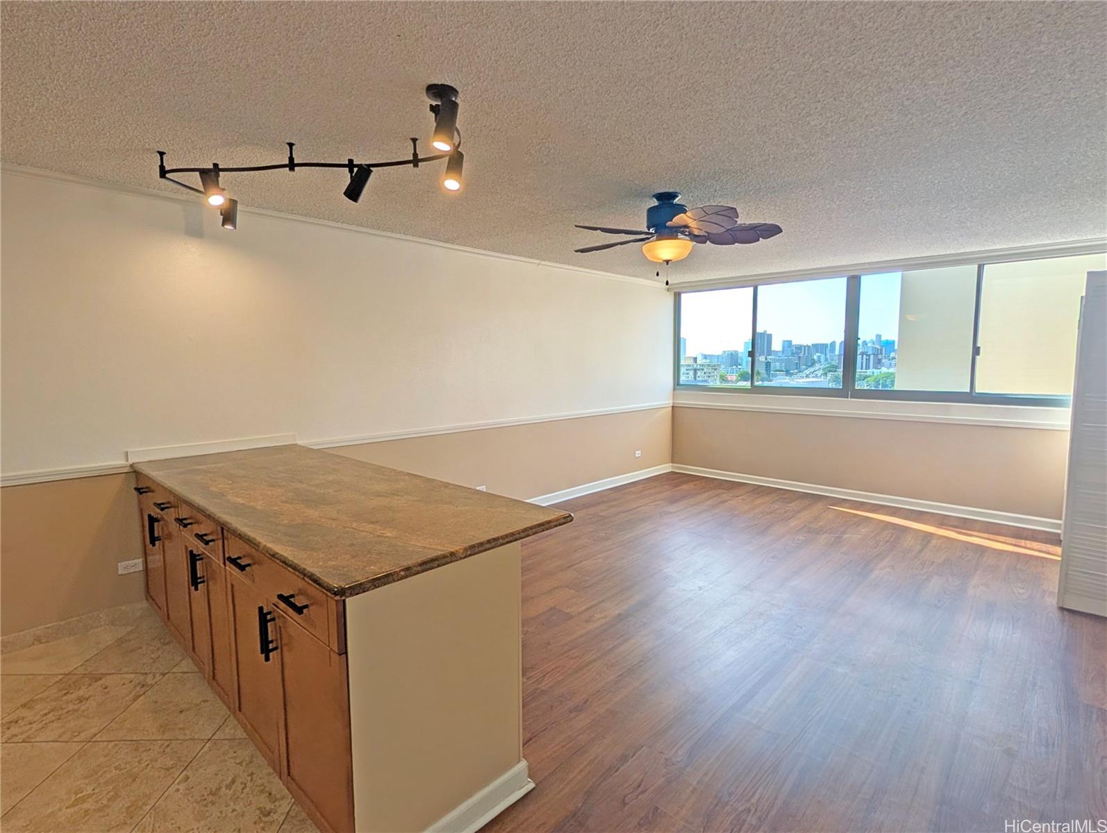 Punahou Sunset condo # 804, Honolulu, Hawaii - photo 6 of 12