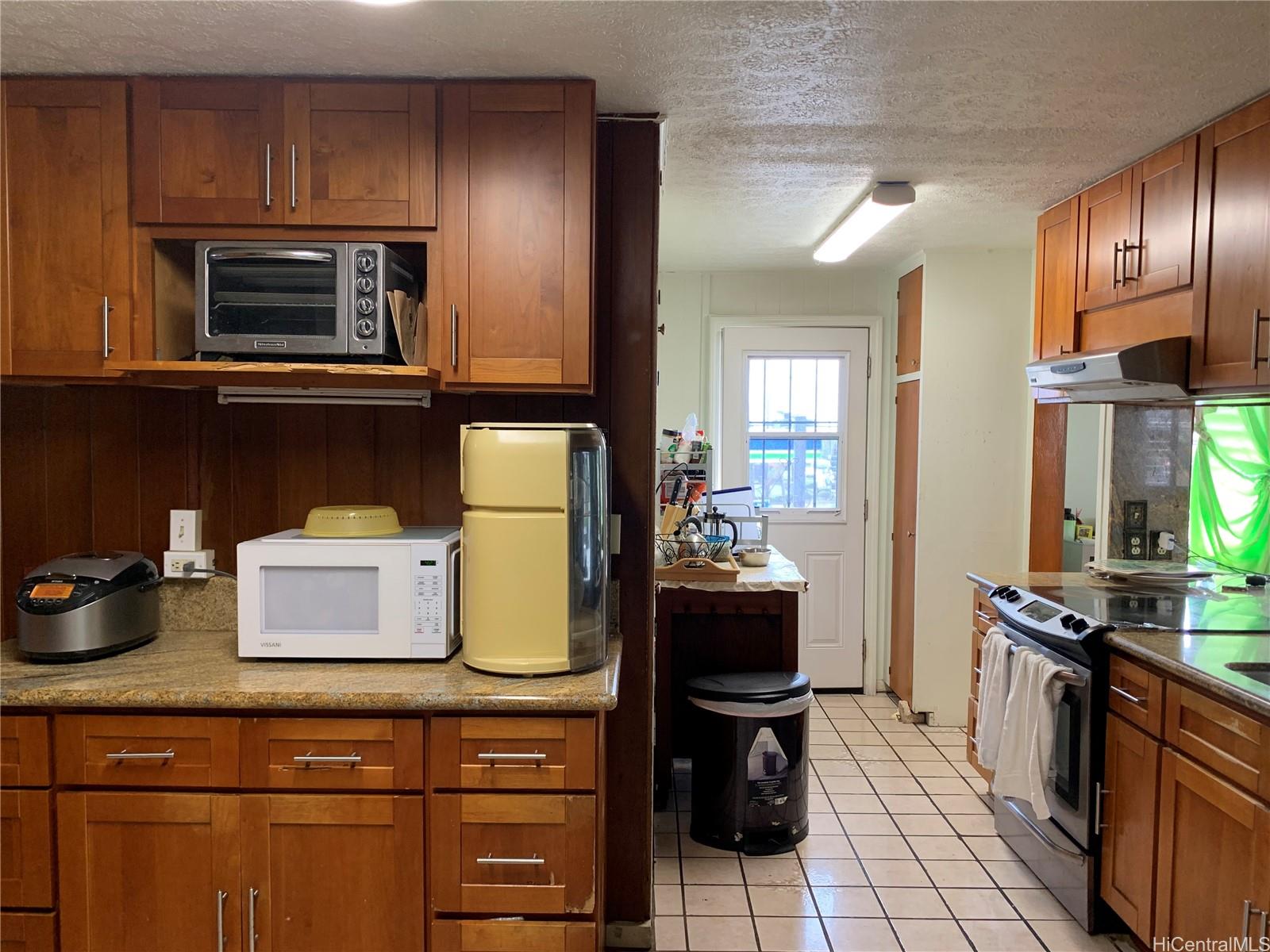 1617  Kamehameha IV Road Kalihi-lower, Honolulu home - photo 11 of 22