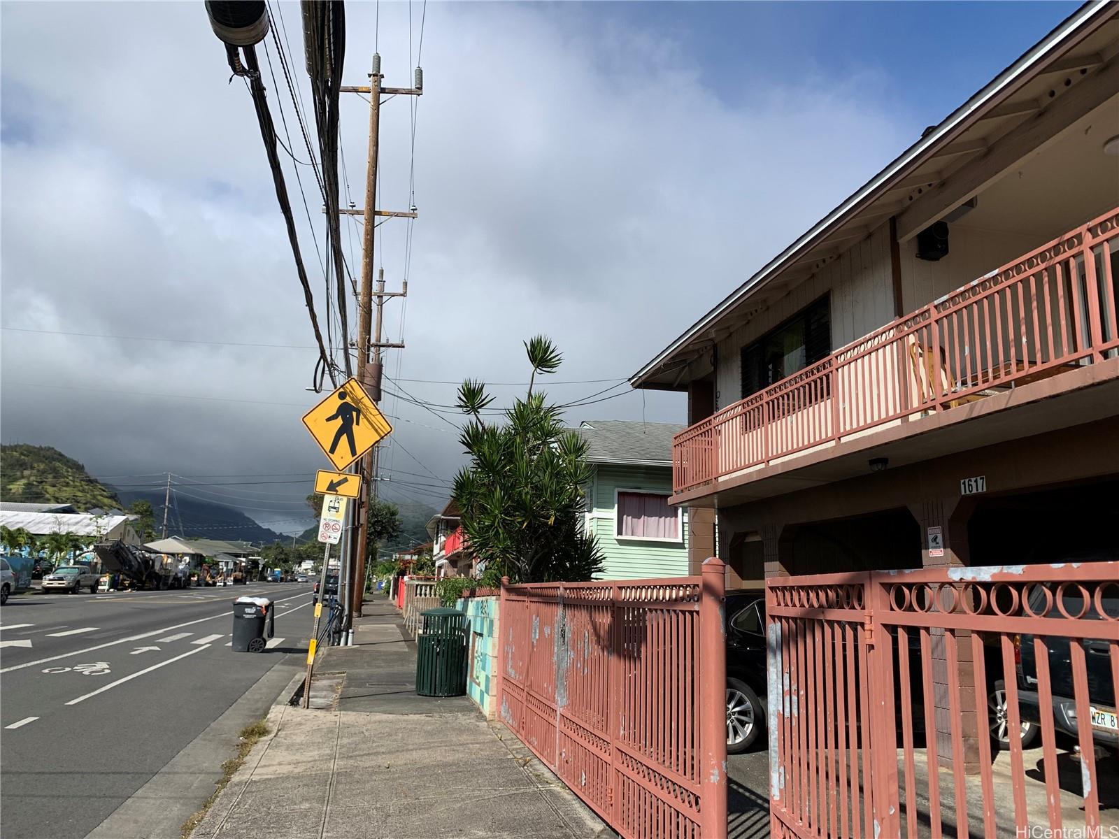 1617  Kamehameha IV Road Kalihi-lower, Honolulu home - photo 3 of 22
