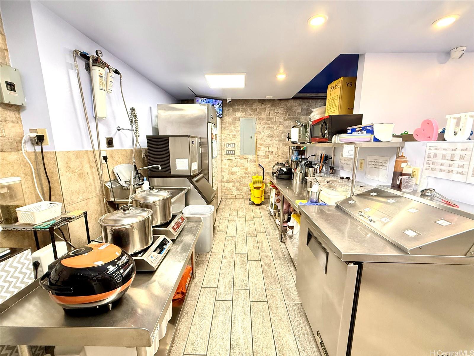 1617 Kapiolani Blvd Ala Moana Ala Moana Tower - photo 10 of 16