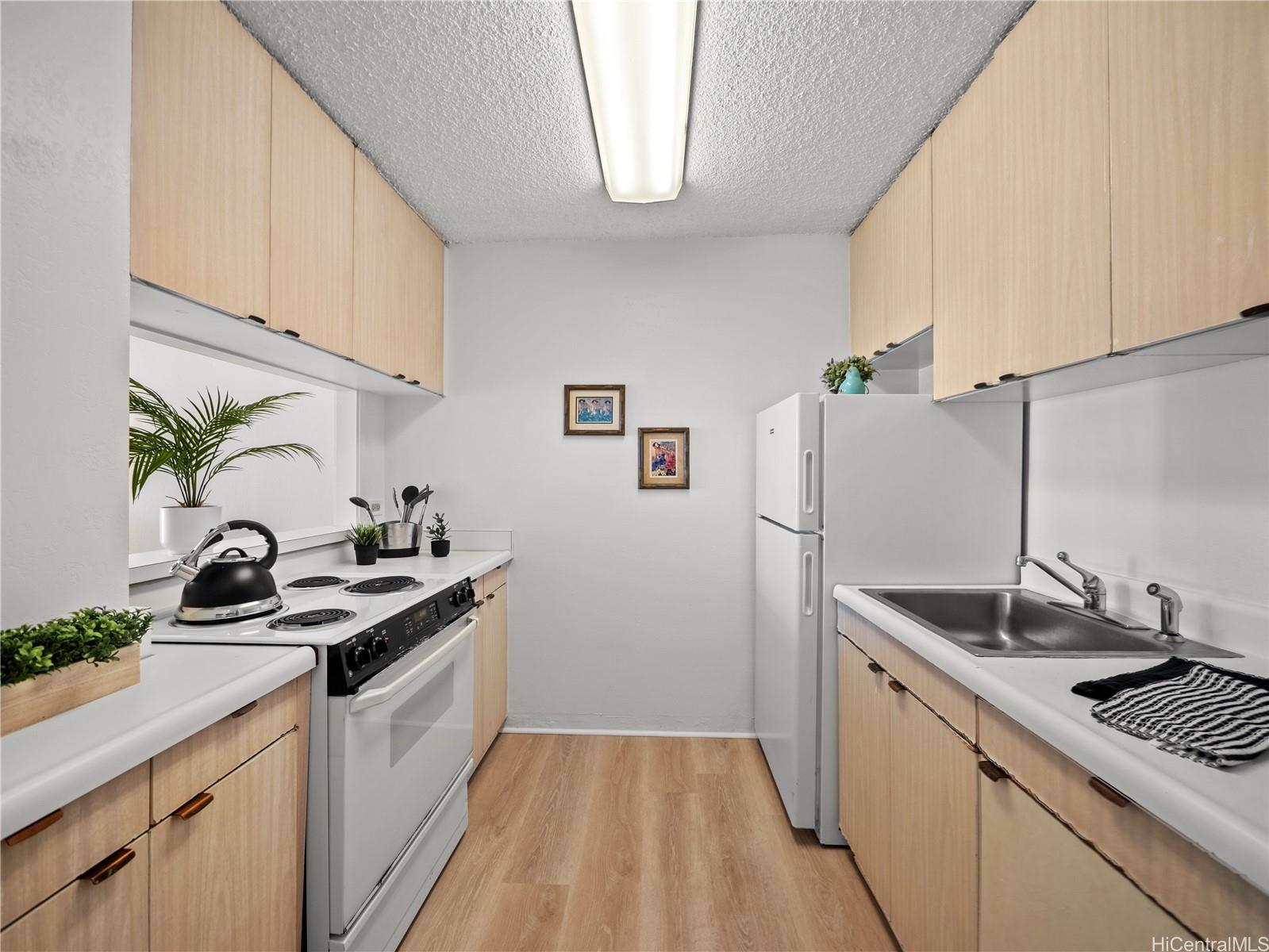 Ala Moana Tower condo # 807, Honolulu, Hawaii - photo 4 of 25