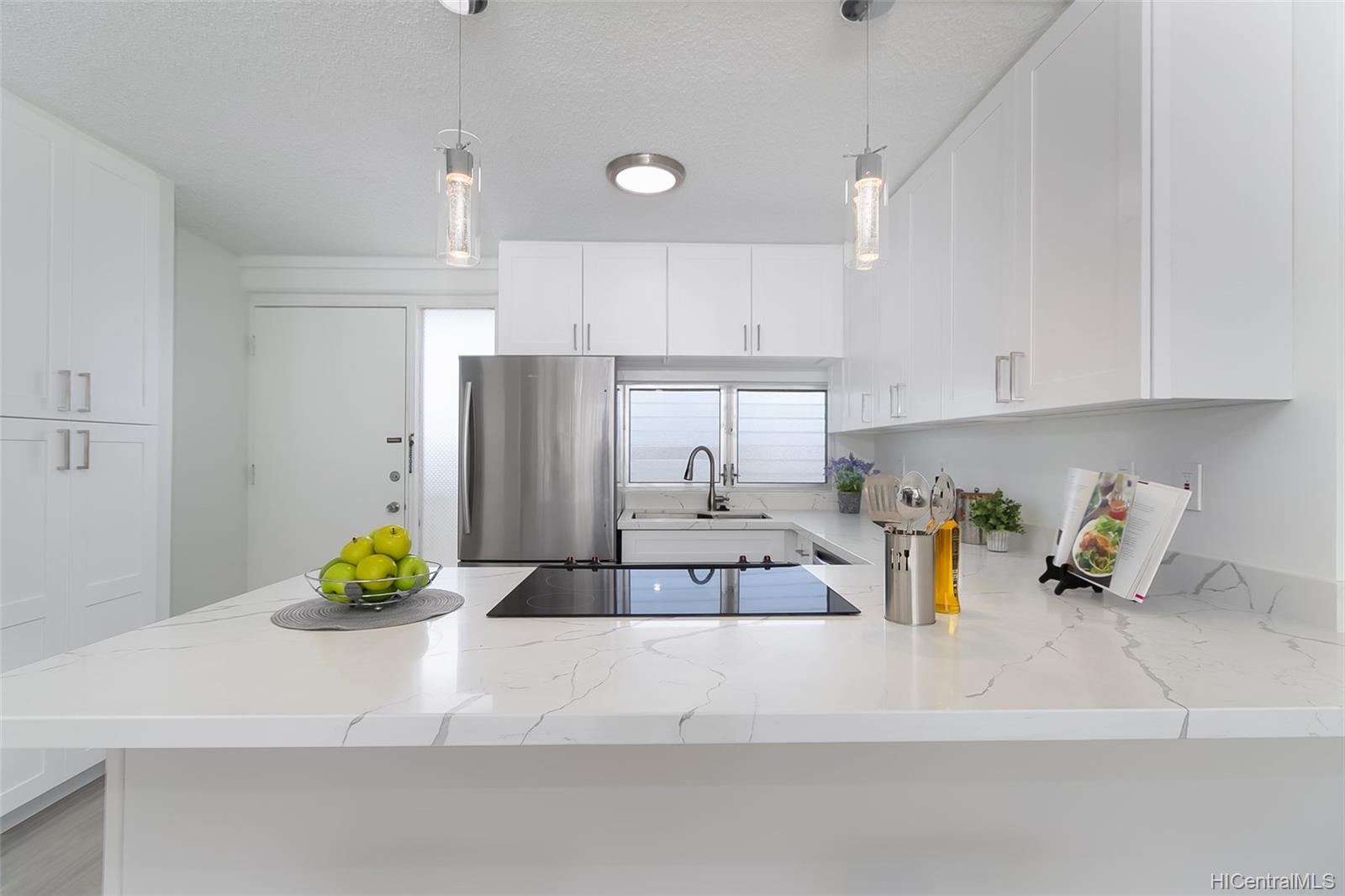 Makiki Towers 1301, 1617 Keeaumoku Street, Honolulu Makiki Area