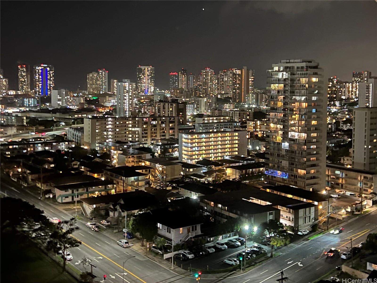 Makiki Towers condo # 1703, Honolulu, Hawaii - photo 19 of 25