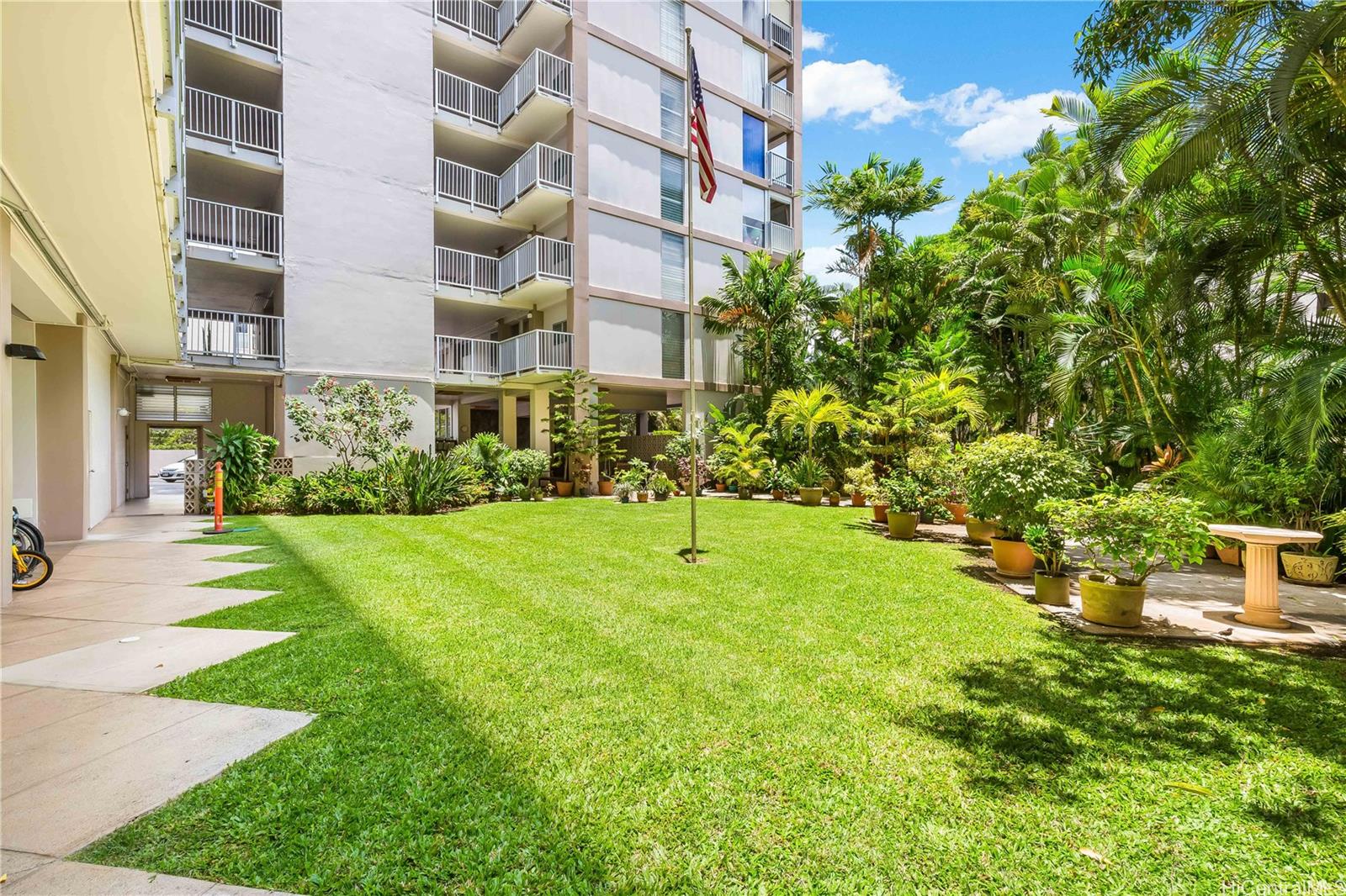 Makiki Towers condo # 203, Honolulu, Hawaii - photo 21 of 24