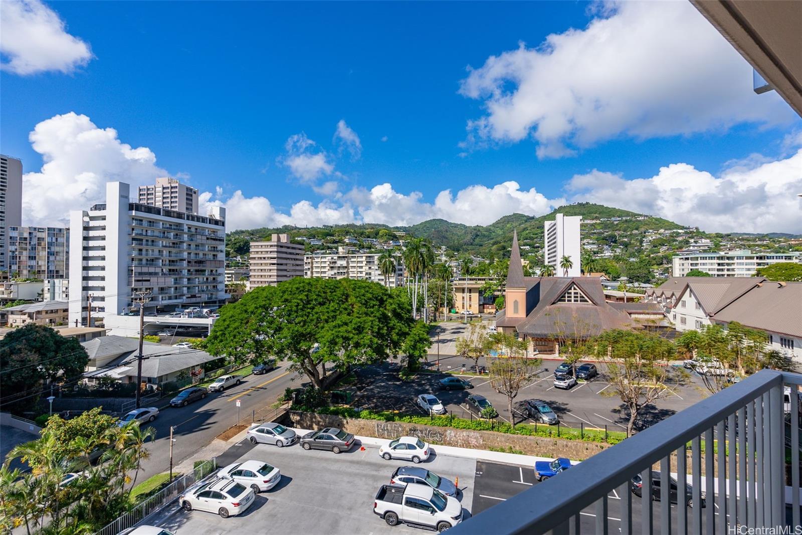 Makiki Towers condo # 601, Honolulu, Hawaii - photo 18 of 24