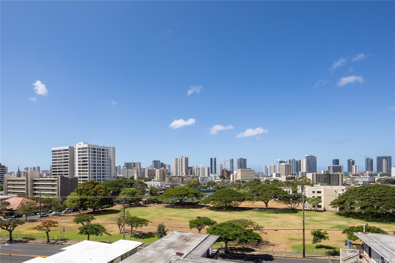 Makiki Towers condo # 705, Honolulu, Hawaii - photo 5 of 23