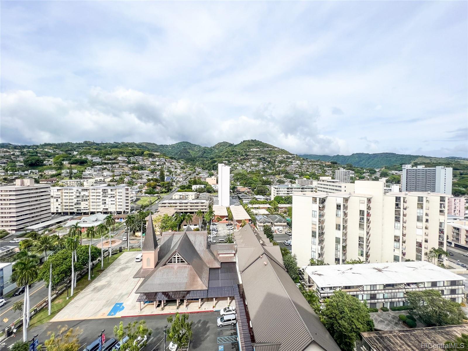 Makiki Towers condo # 1604, Honolulu, Hawaii - photo 18 of 20