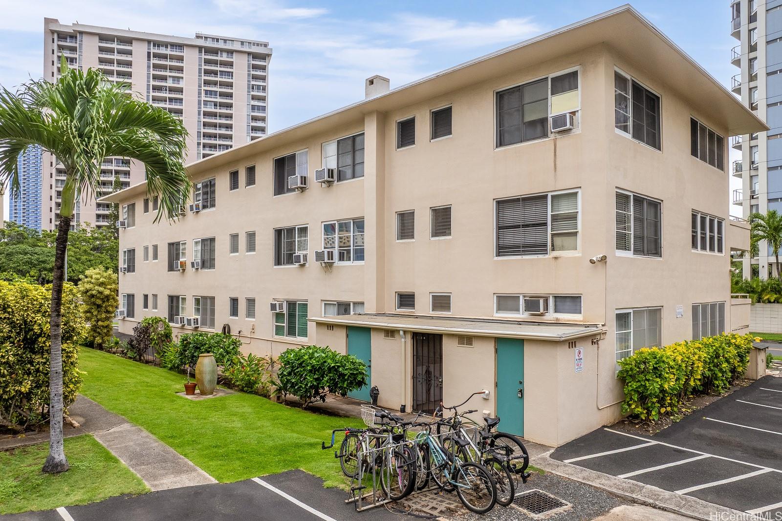 Marina Gardens condo # 202, Honolulu, Hawaii - photo 15 of 23