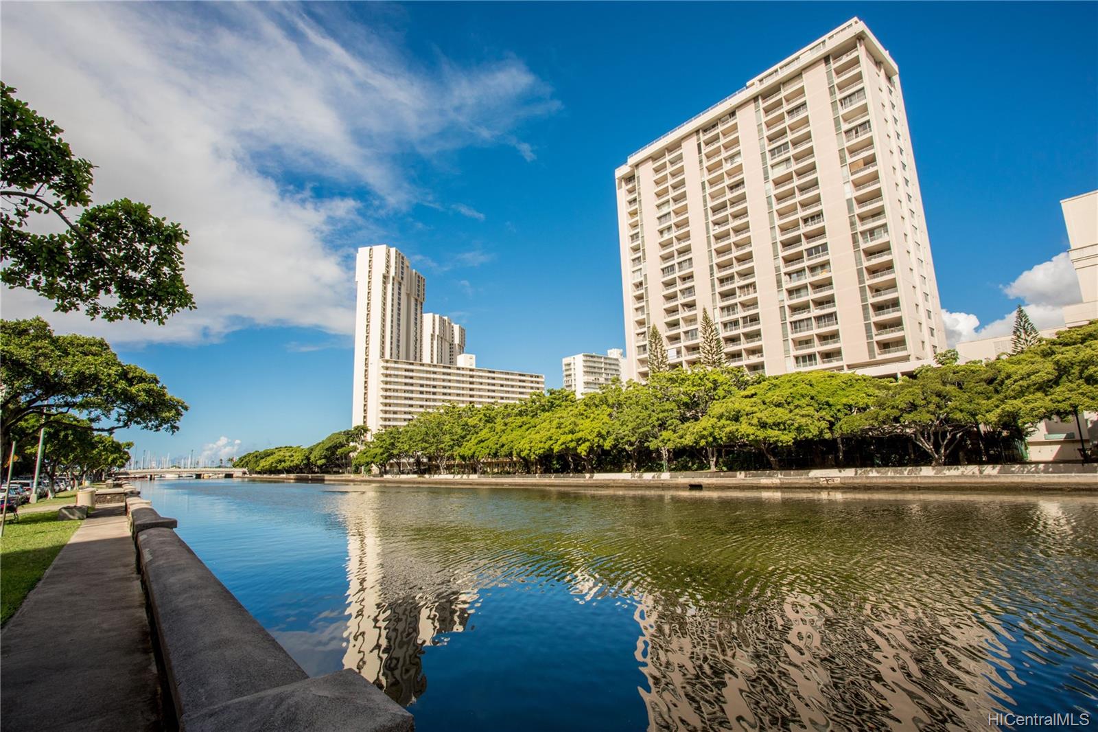 Marina Gardens condo # 303, Honolulu, Hawaii - photo 2 of 15