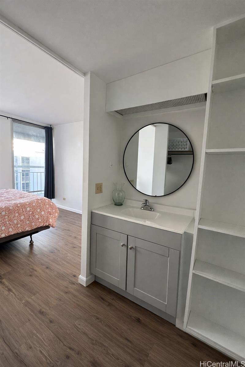 Punahou Tower condo # 402, Honolulu, Hawaii - photo 12 of 20