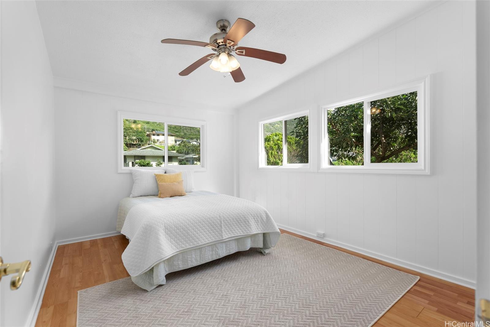 1624  Ala Makani Place Moanalua Valley, Honolulu home - photo 13 of 25