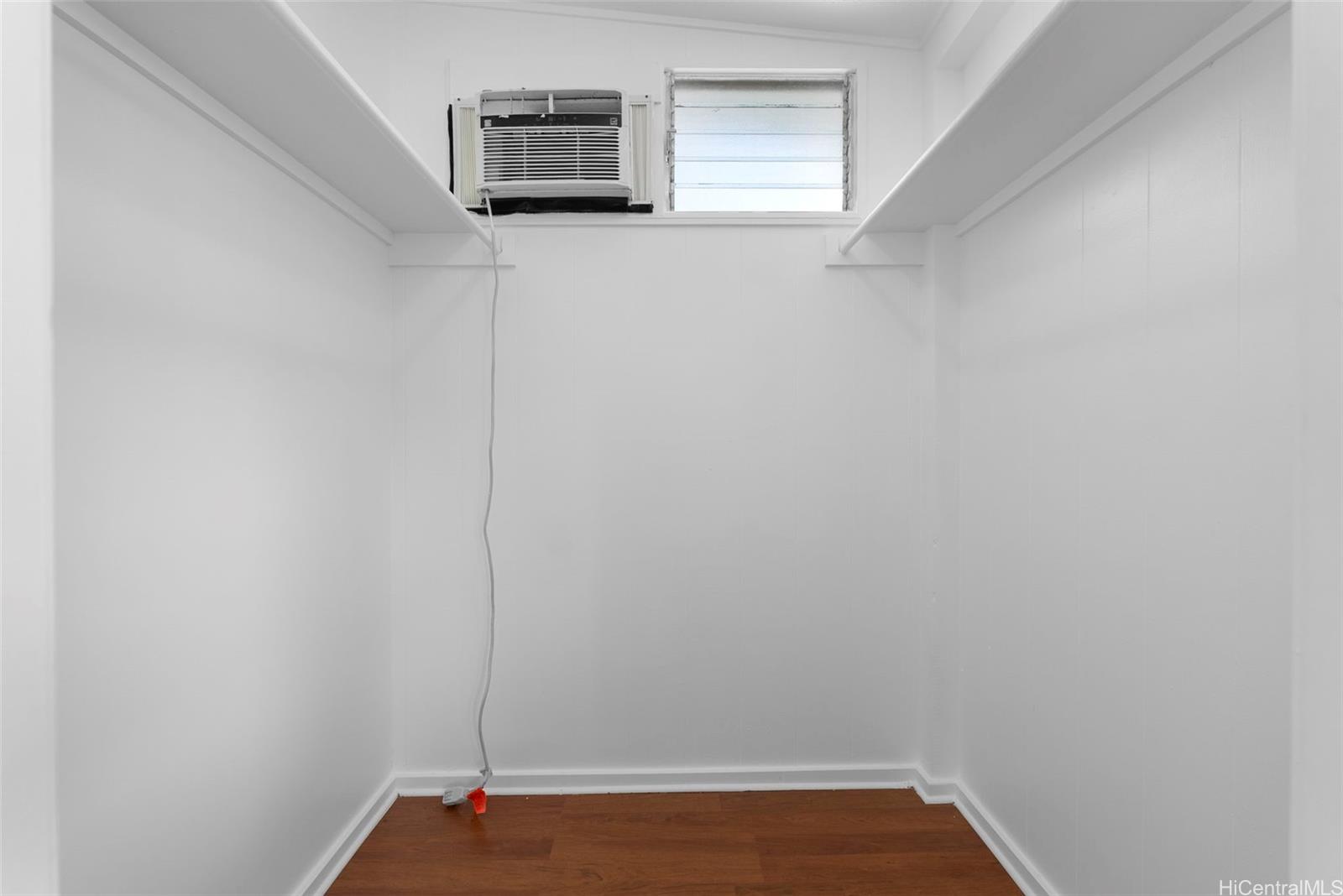 1624  Ala Makani Place Moanalua Valley, Honolulu home - photo 16 of 25