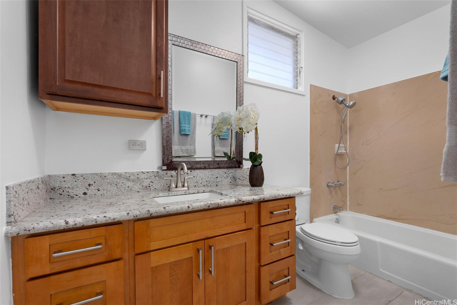 1624  Ala Makani Place Moanalua Valley, Honolulu home - photo 18 of 25