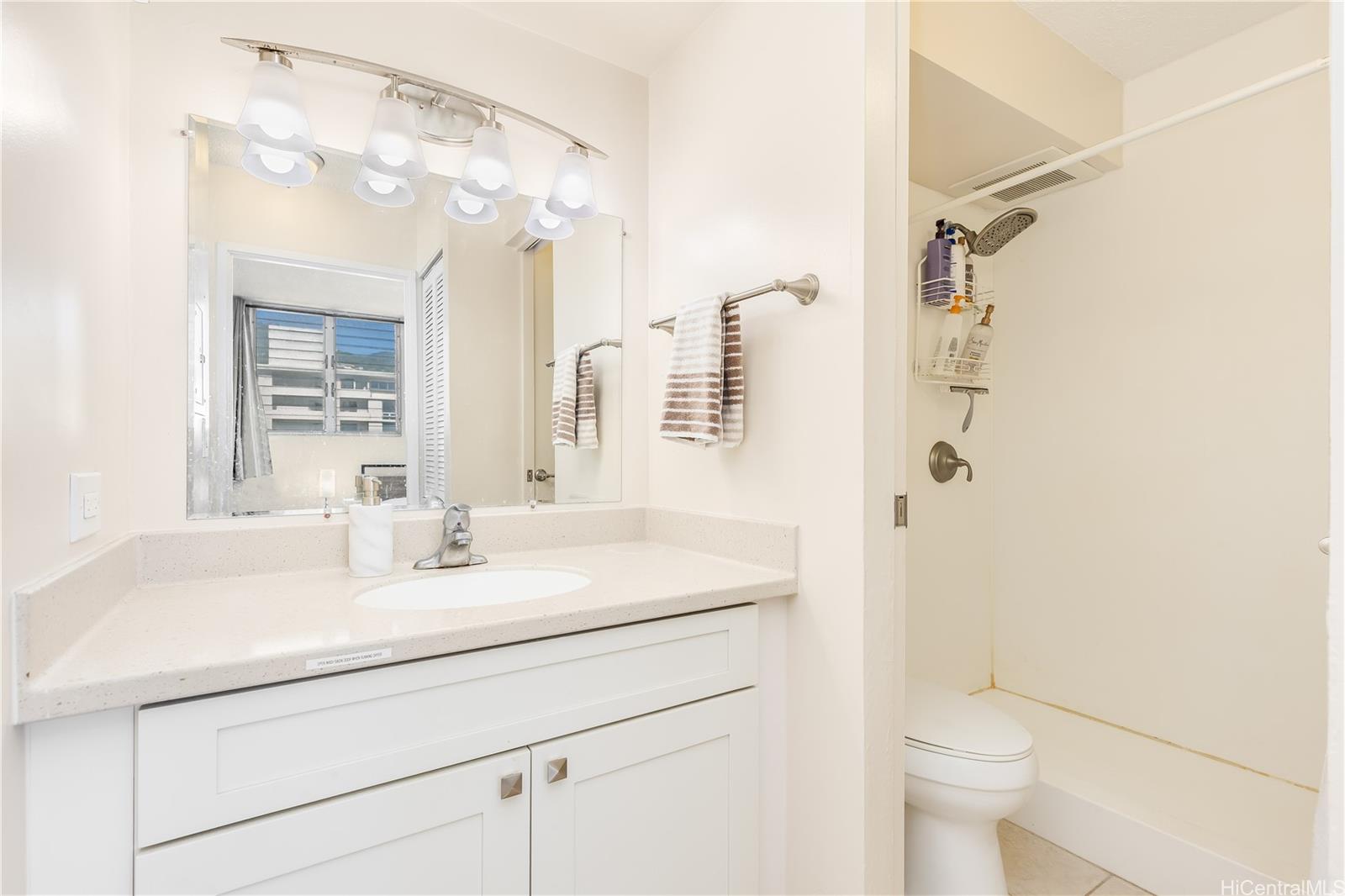 Pulelehua condo # 1001, Honolulu, Hawaii - photo 12 of 17