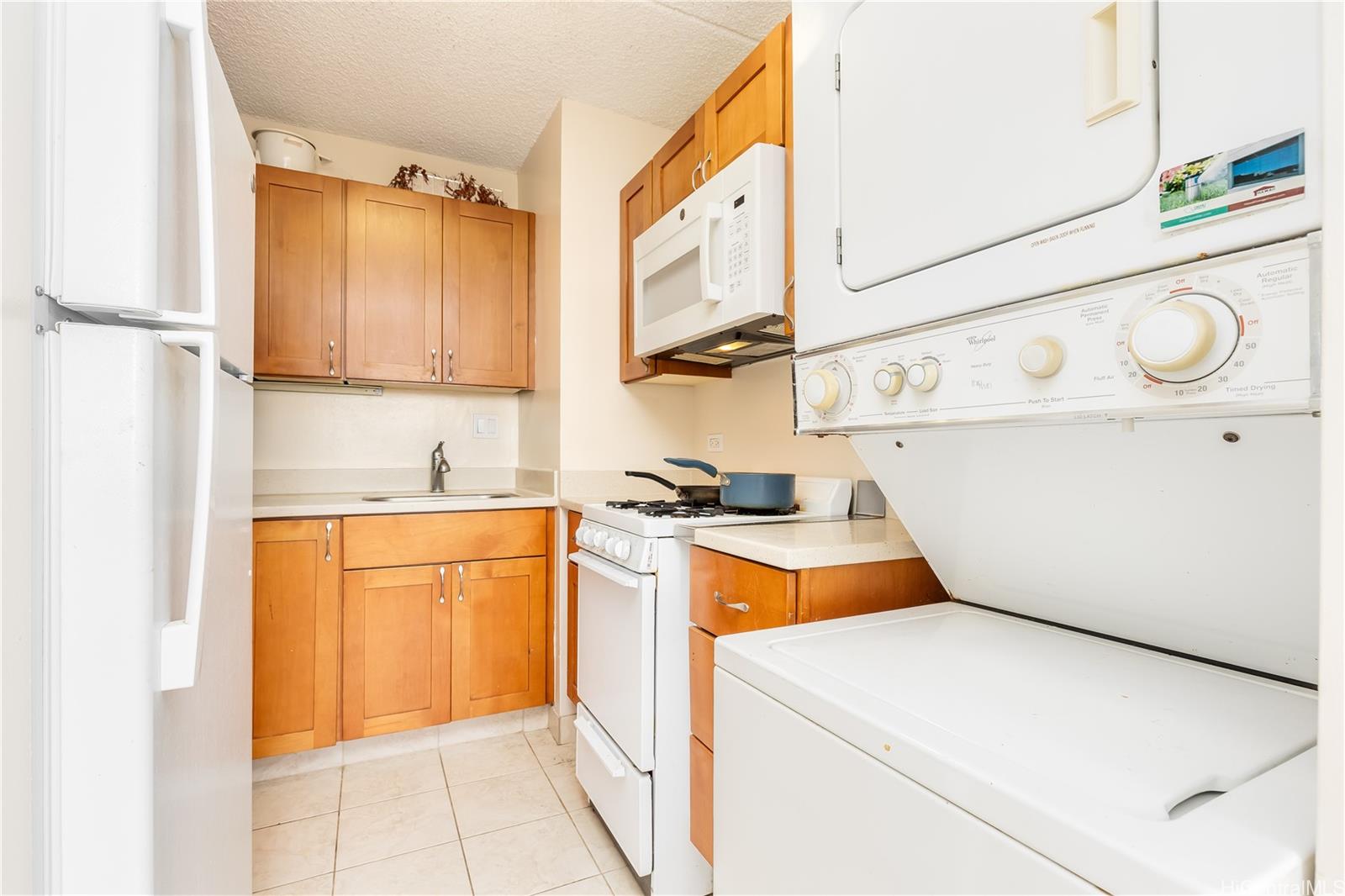 Pulelehua condo # 1001, Honolulu, Hawaii - photo 6 of 17